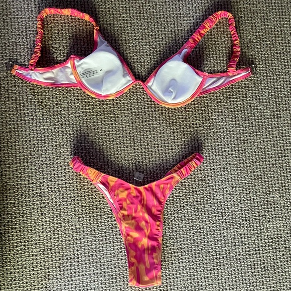 Orange and Pink Underwire Bikini ๐งก๐ - Picture 4 of 4